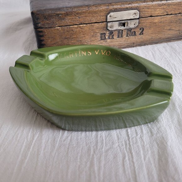 VTG WADE of England Martinis V.V.O. Scotch Green Ceramic Ashtray - Picture 5 of 8